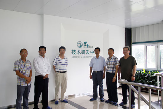 黃強教(jiao)授(shou)等專家(jia)參(can)觀蘭舍人居(ji)健康產業(ye)園